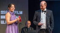 sportfilm Zleva Zuzana Maděrová - olympijská vítězka, Zdeněk Škoda - předseda poroty Sportfilm festivalu